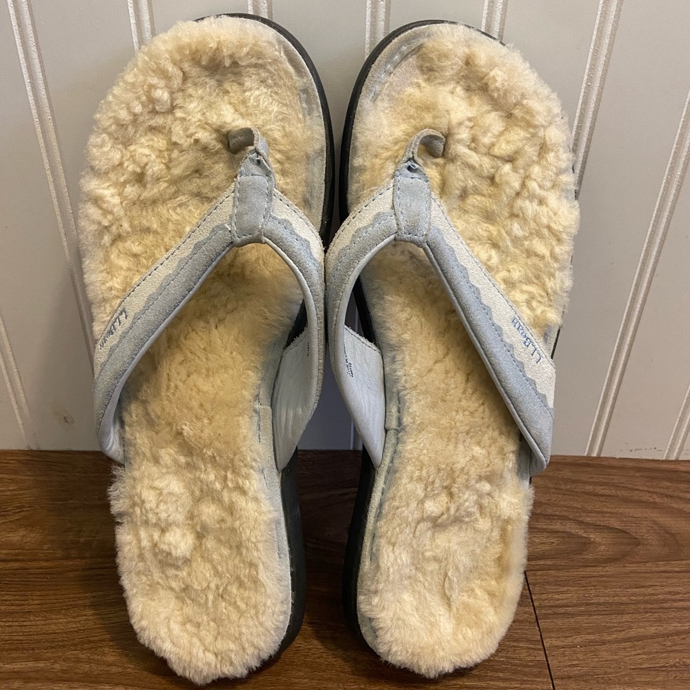 L.L. Bean Wicked Good Shearling Flip Flops Slippers Light Blue Women’s Size 10